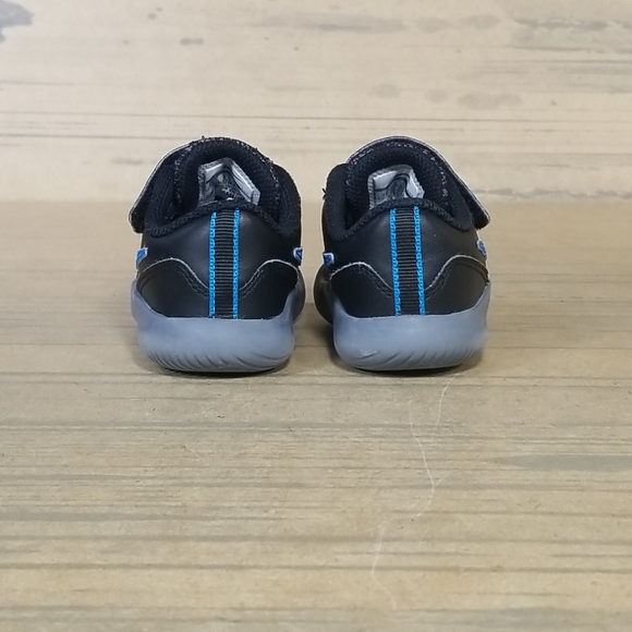 Nike Flex Contact Kids Athletic Sneakers - Picture 7 of 9